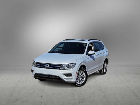 Used 2018 Volkswagen Tiguan SE w/ Panoramic Sunroof Package image 1
