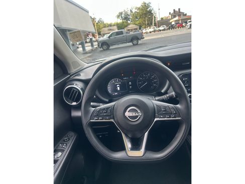 Used 2023 Nissan Kicks SV w/ Interior Electronics Package FWD image 13