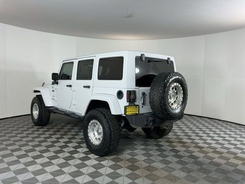 Used 2017 Jeep Wrangler Unlimited Sahara w/ Connectivity Group image 7