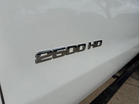 Used 2019 Chevrolet Silverado 2500 W/T AWD/4WD image 12