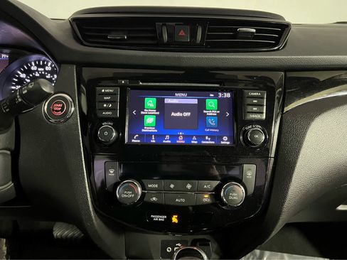 Certified 2022 Nissan Rogue Sport SL AWD/4WD image 11