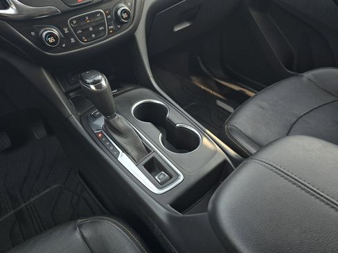 Used 2020 Chevrolet Equinox Premier image 16