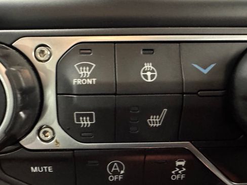 Used 2022 Jeep Gladiator Sport AWD/4WD image 25