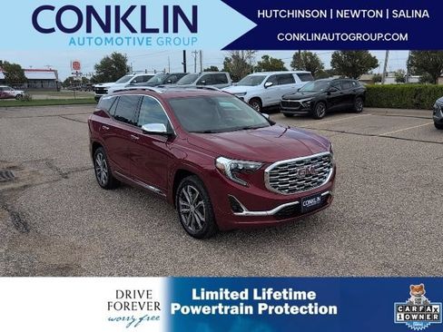 Used 2020 GMC Terrain Denali w/ Denali Premium Package AWD/4WD image 1