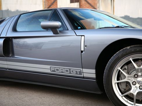 Used 2006 Ford GT image 31