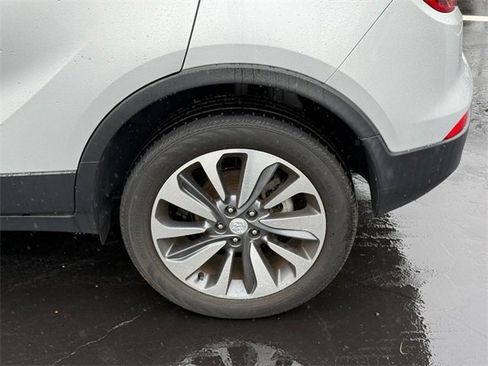 Used 2022 Buick Encore Preferred image 4