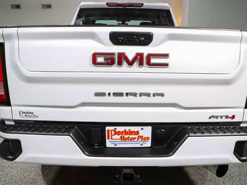 Used 2023 GMC Sierra 2500 AT4 w/ Gooseneck/5TH Wheel Package AWD/4WD image 8