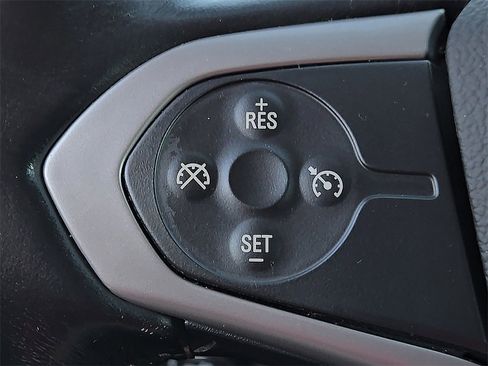 Used 2022 Chevrolet Colorado LT w/ LT Convenience Package image 16