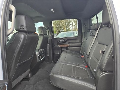 Used 2023 GMC Sierra 3500 Denali image 9