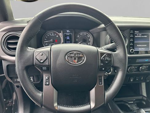 Used 2022 Toyota Tacoma TRD Off-Road image 26