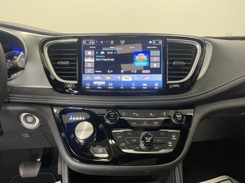 New 2026 Chrysler Pacifica Limited w/ S Appearance Package image 14