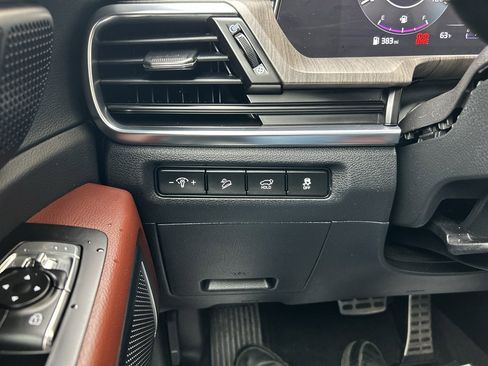 Used 2025 Kia Telluride SX w/ SX Captain's Chair Package AWD/4WD image 27