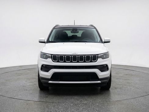 Used 2025 Jeep Compass Limited AWD/4WD image 2