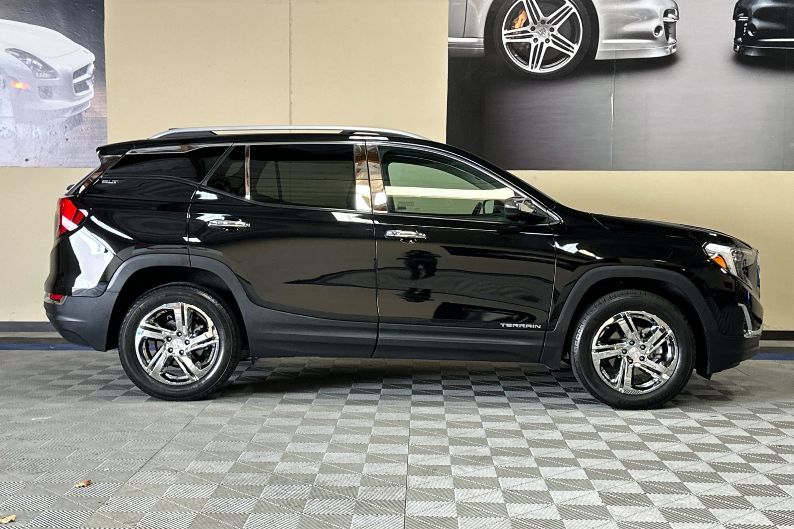 Used 2021 GMC Terrain SLT AWD/4WD image 3