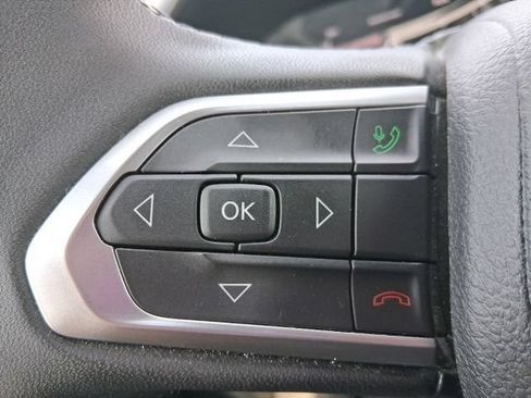 Used 2024 Jeep Compass Latitude w/ Sun and Sound Group AWD/4WD image 24