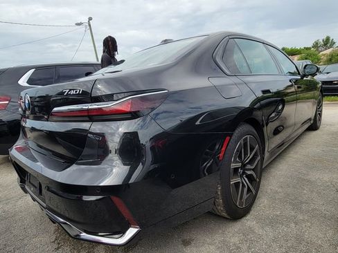 Used 2025 BMW 740i RWD image 3