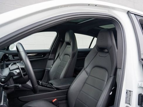 Certified 2025 Porsche Panamera 4 image 5