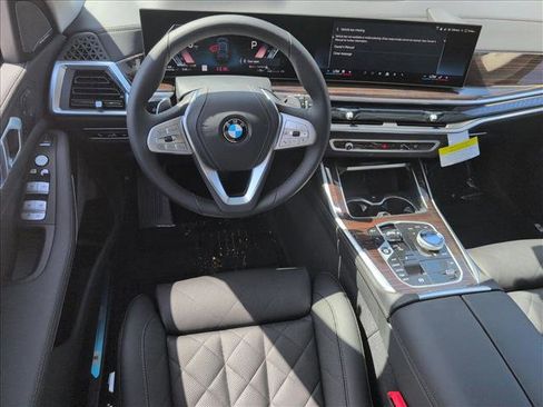 Used 2026 BMW X7 xDrive40i w/ Premium Package AWD/4WD image 14