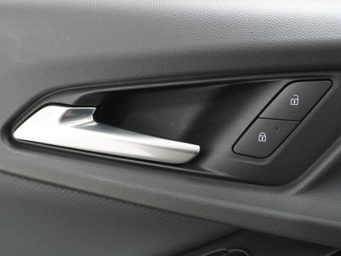 Used 2026 Chevrolet Equinox LT w/ LPO, Floor Liner Package FWD image 21