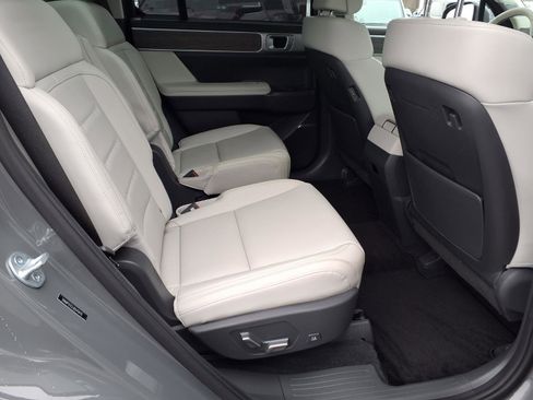 Used 2025 Hyundai Santa Fe Calligraphy image 14