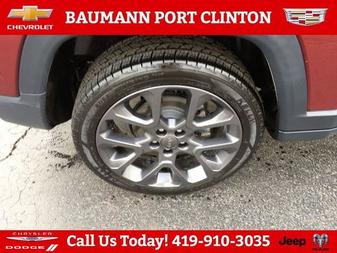Used 2021 Jeep Compass Latitude AWD/4WD image 30