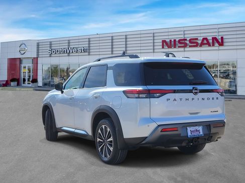 New 2026 Nissan Pathfinder Platinum image 8