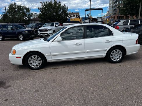 Used 2004 Kia Optima FWD image 6
