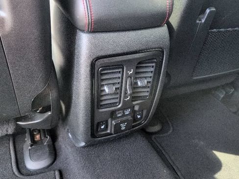 Used 2025 Dodge Durango R/T AWD/4WD image 38