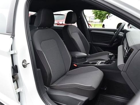 Used 2025 Volkswagen Jetta Sport FWD image 20
