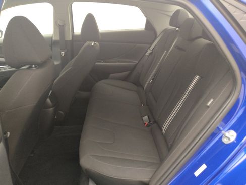 Used 2025 Hyundai Elantra SEL FWD image 18