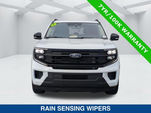 Certified 2025 Ford Expedition Active AWD/4WD image 9