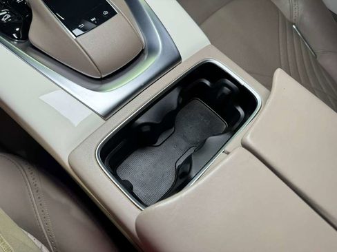 Used 2021 Aston Martin DBX image 30