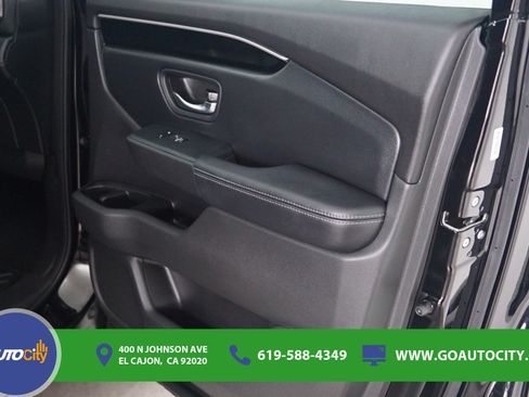 Used 2023 Honda Pilot Touring image 17