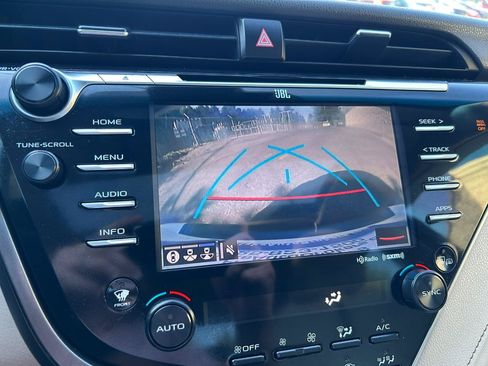 Used 2018 Toyota Camry XLE w/ Audio Package FWD image 18