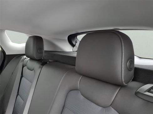 New 2026 Chevrolet Trax LT w/ Driver Confidence Package image 11