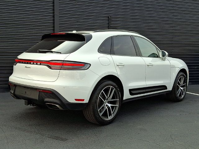 Certified 2026 Porsche Macan AWD/4WD image 7