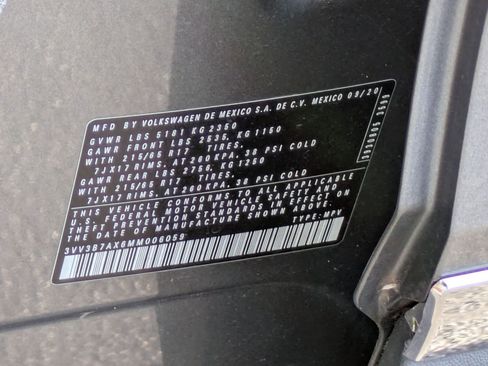 Used 2021 Volkswagen Tiguan SE image 32