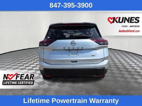 Used 2025 Nissan Rogue SV image 6
