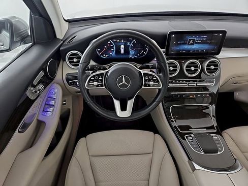 Used 2021 Mercedes-Benz GLC 300 image 11