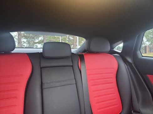 Used 2024 Mercedes-Benz GLC 300 GLC 300 GLC 300 4MATIC Coupe image 9