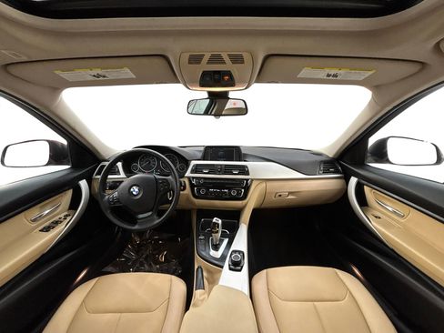 Used 2018 BMW 320i xDrive Sedan w/ Convenience Package image 17