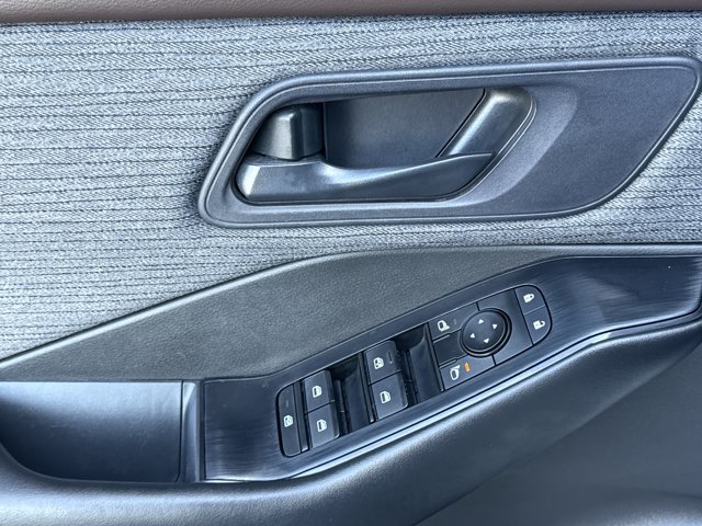 Certified 2023 Nissan Rogue S AWD/4WD image 15