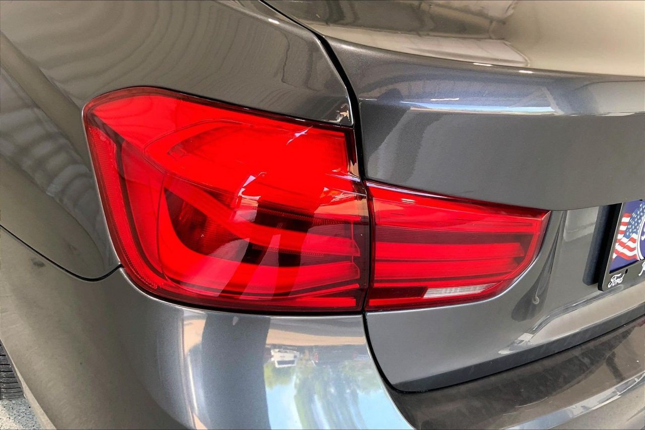 Used 2018 BMW 330i Sedan RWD image 13