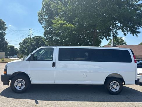 Used 2025 Chevrolet Express 3500 LS RWD image 2