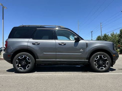 Used 2022 Ford Bronco Sport Outer Banks w/ Tech Package AWD/4WD image 3