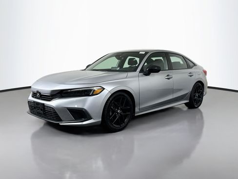 Used 2022 Honda Civic Sport image 4