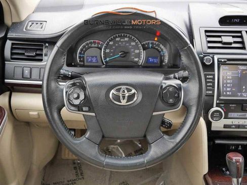 Used 2014 Toyota Camry XLE image 14