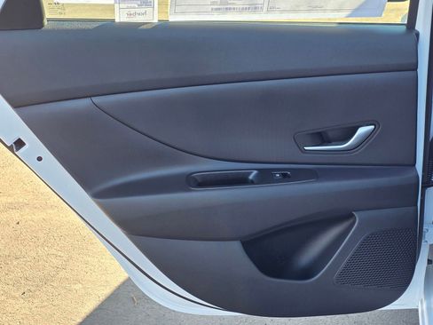 New 2026 Hyundai Elantra SE FWD image 12