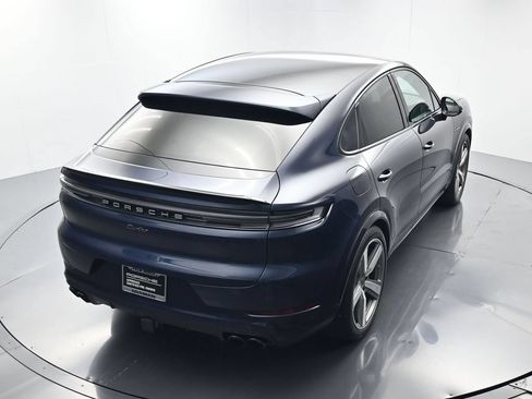 Certified 2025 Porsche Cayenne Turbo AWD/4WD image 36