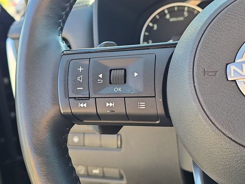 Used 2023 Nissan Rogue SV w/ SV Premium B Package AWD/4WD image 12